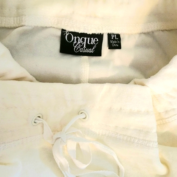 NWT Two-piece Ladies cream velour rhinestone jacket and pants - Picture 6 of 7